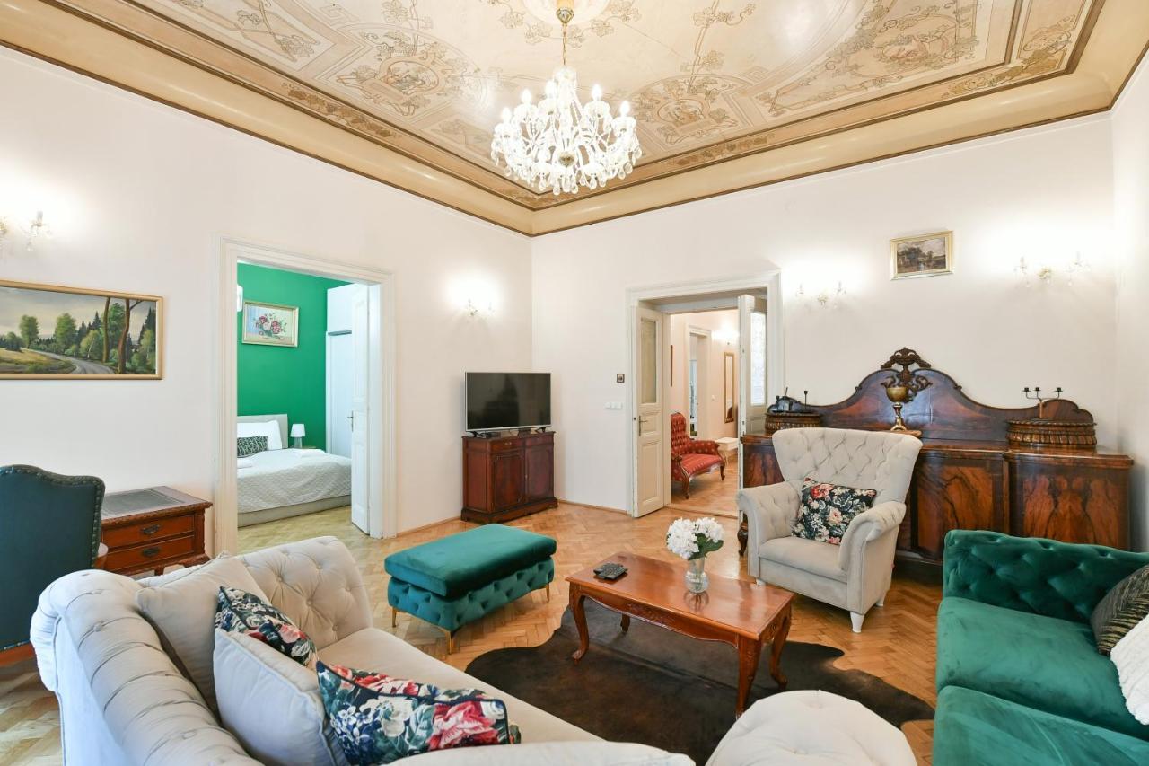 Stunning Charles Bridge Apartment Πράγα Εξωτερικό φωτογραφία
