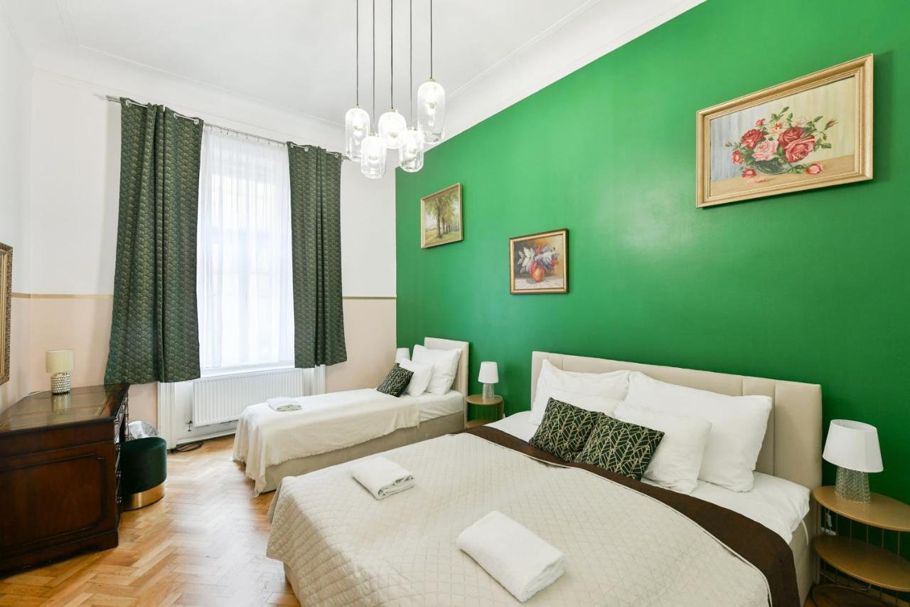 Stunning Charles Bridge Apartment Πράγα Εξωτερικό φωτογραφία