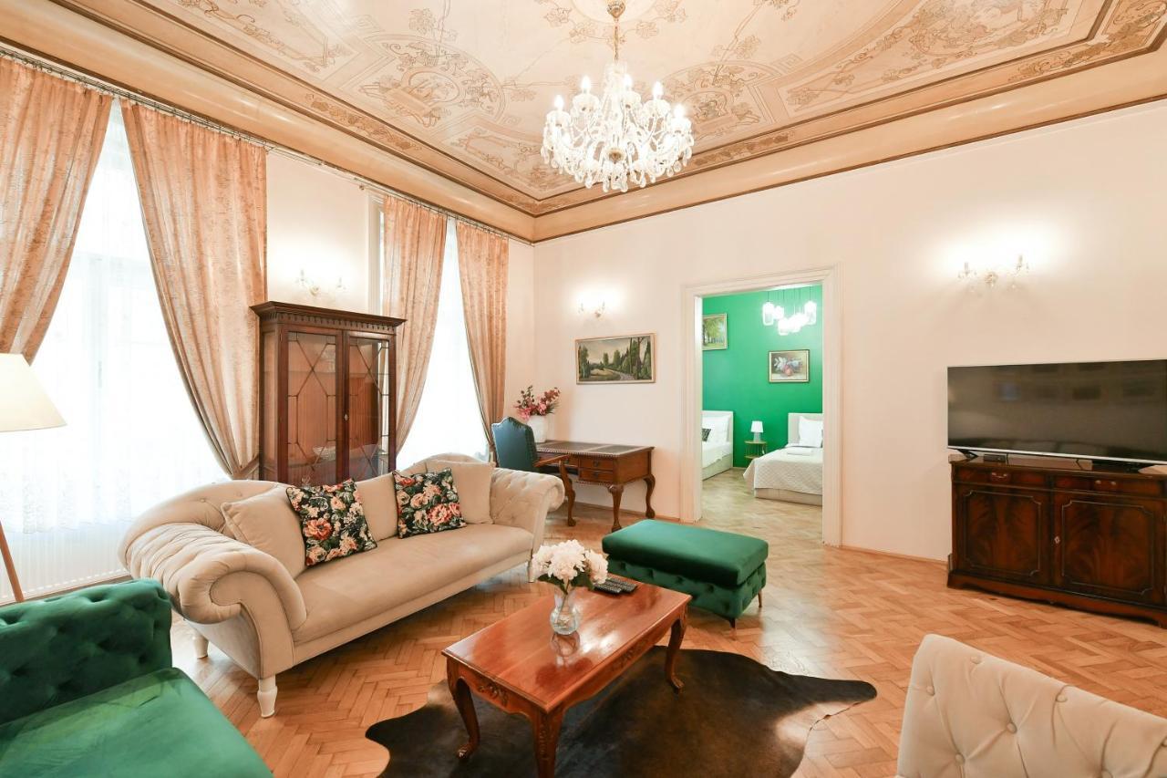Stunning Charles Bridge Apartment Πράγα Εξωτερικό φωτογραφία