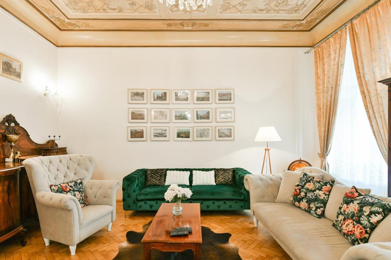 Stunning Charles Bridge Apartment Πράγα Εξωτερικό φωτογραφία
