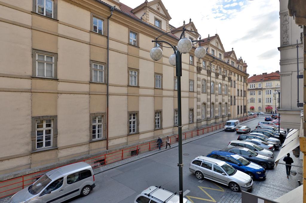 Stunning Charles Bridge Apartment Πράγα Εξωτερικό φωτογραφία
